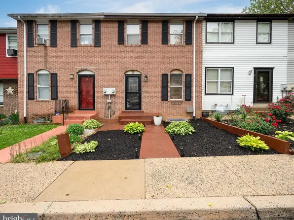 11 Nottingham Ct, Reading, PA 19601