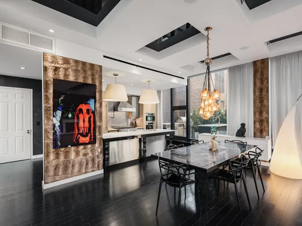 15 Union Square West image 2 of 21