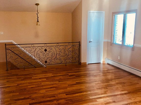 5th image of 58 Graves St Floor 2