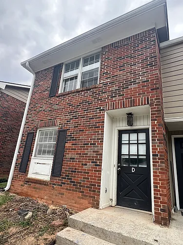 2060 Kings Gate Cir Photo 1
