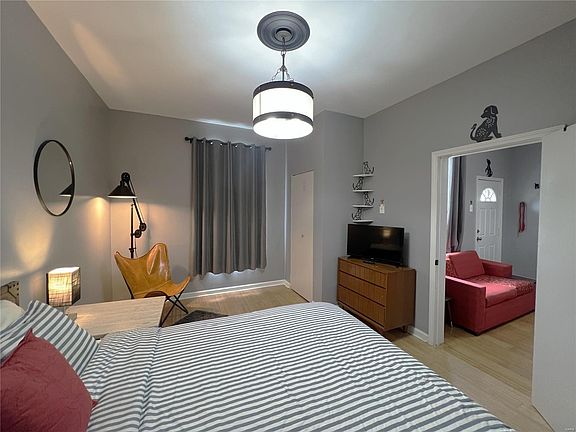 4th image of 4021 Taft Ave