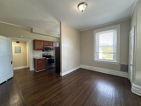 4th image of 618 Delaware Ave #4