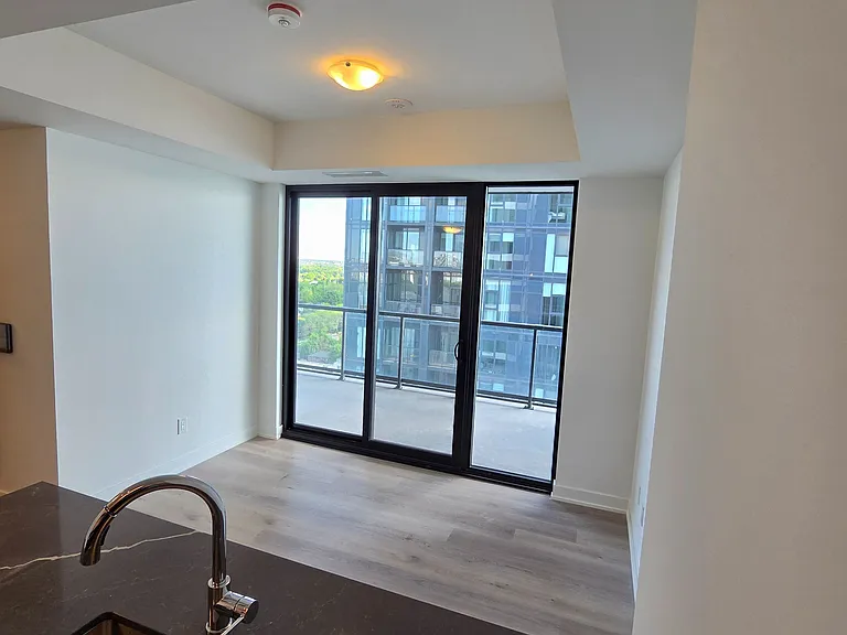 2075 Lakeshore Rd #1903 — Photo 6