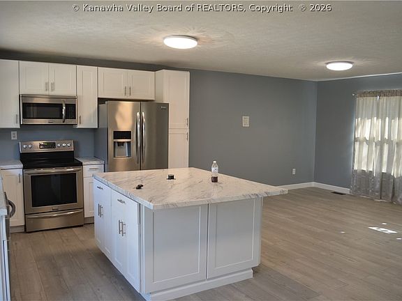3rd image of 179 Bryn Mawr Way