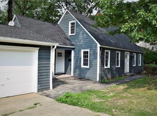 5650 W Ridgewood Dr, Parma, OH 44129