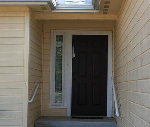 4th image of 1210 Southgate Dr