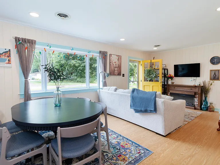 24 Hamilton Dr — Photo 8