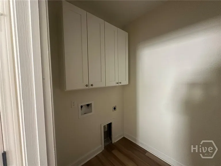 373 Carter St #B — Photo 7