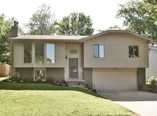 11577 Rambleridge Rd, Omaha, NE 68164