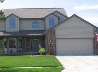 6920 Wellington Dr, Dexter, MI 48130