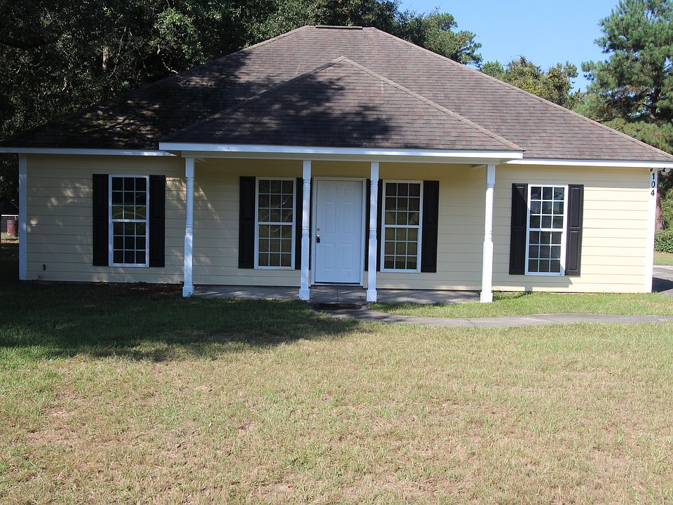 1st image of 104 Aubry Ct