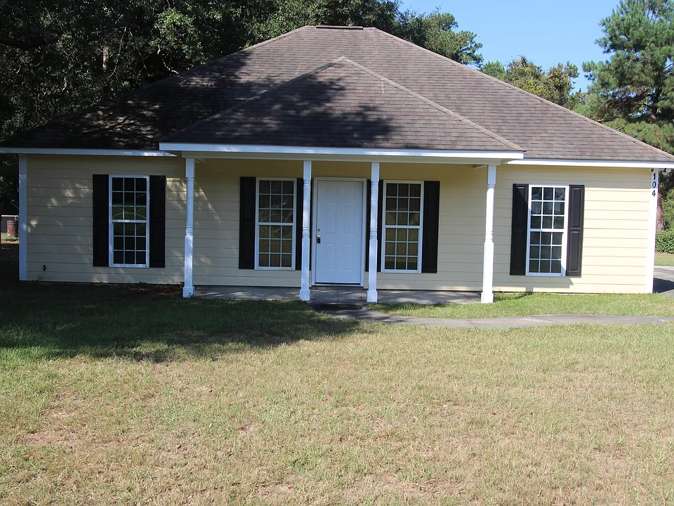 104 Aubry Ct