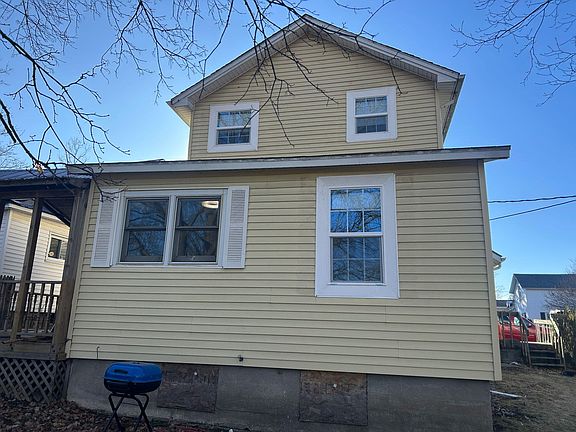 3rd image of 310 N Warren Ave