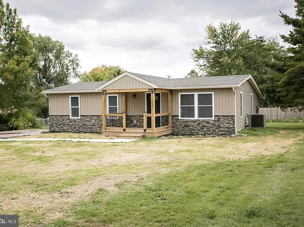 526 Buddies Ct, Birdsboro, PA 19508