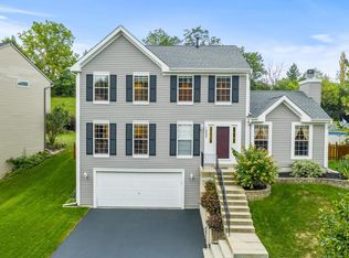 1225 Edgewater Ln, Antioch, IL 60002