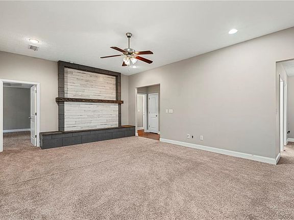 5th image of 442 Lee Road 2170