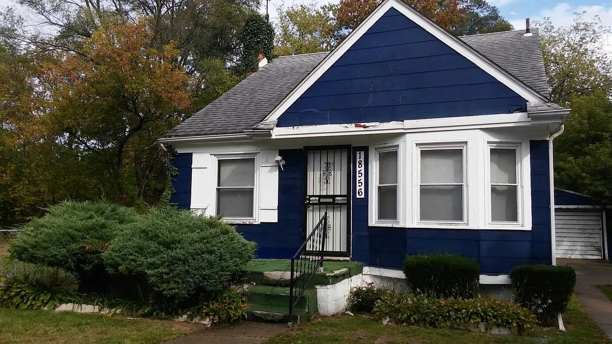 3 bed, 800 sqft, $1,300 — Photo 1