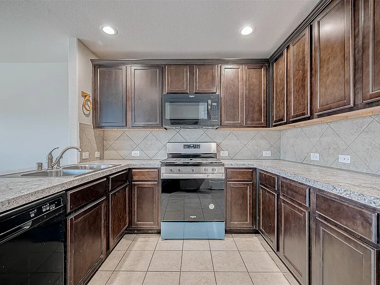 3406 Water Lilly Way — Photo 17