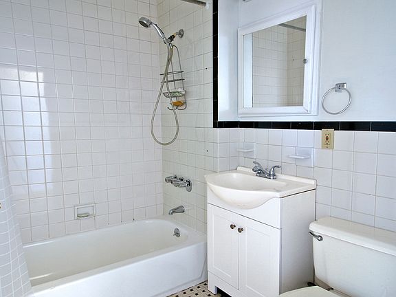 4th image of 117 Thomas S Boyland St APT 4C
