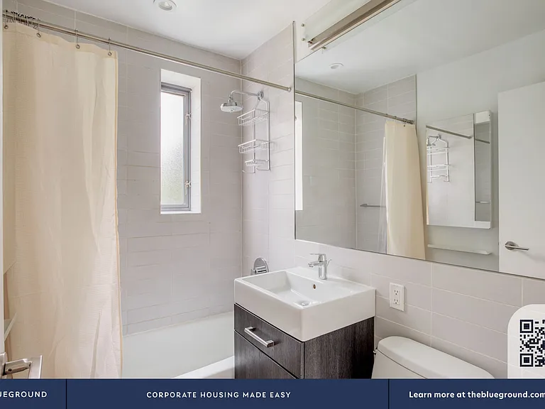 101 W 15th St #521 — Photo 15
