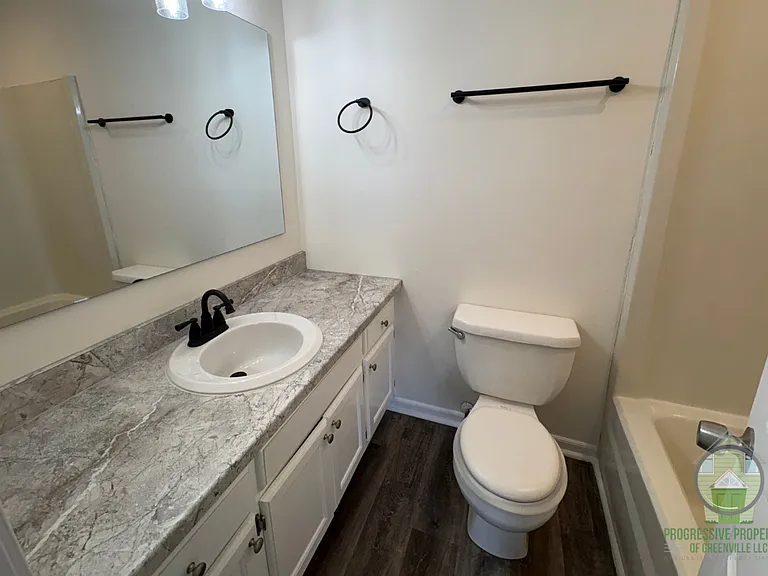 1216 N Main St #B8 — Photo 10