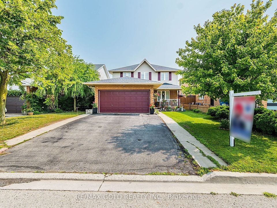 1st image of 6 Moffatt Ln