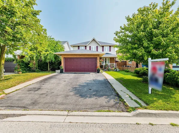 6 Moffatt Ln, Guelph, ON N1G 5E8