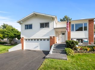 2605 Willow Ave, Woodridge, IL