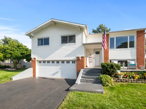 2605 Willow Ave, Woodridge, IL 60517