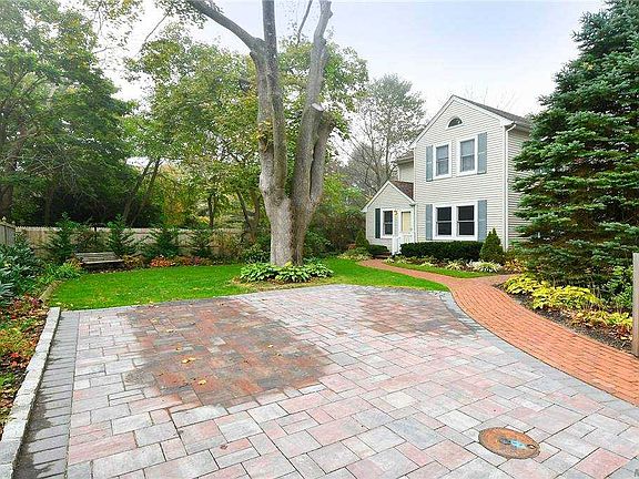 3rd image of 15 Hallett Ct