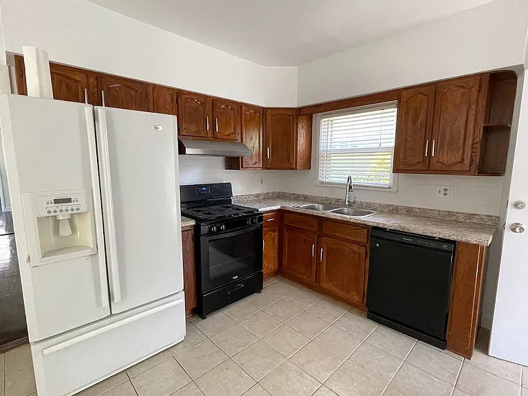 118 Tappan St #1 — Photo 10