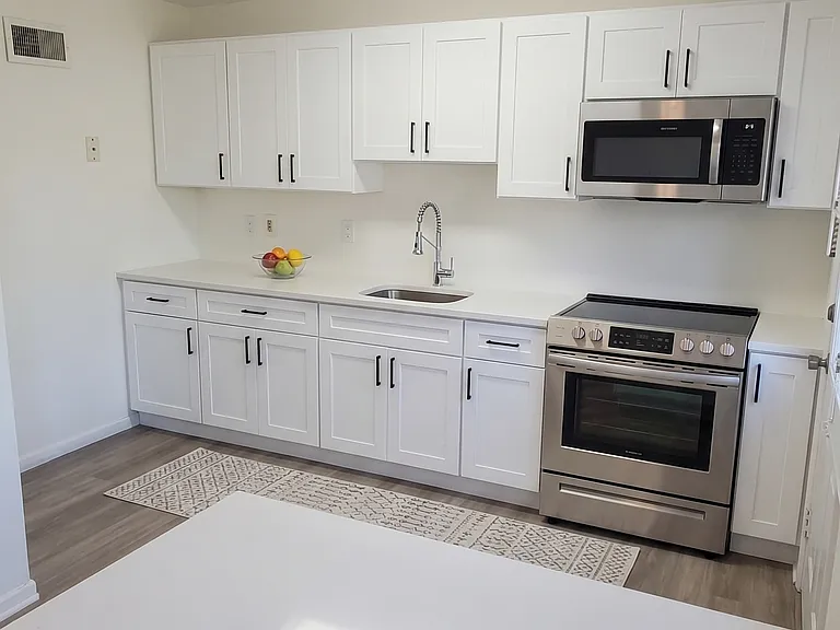 585 Mountainview Dr — Photo 8