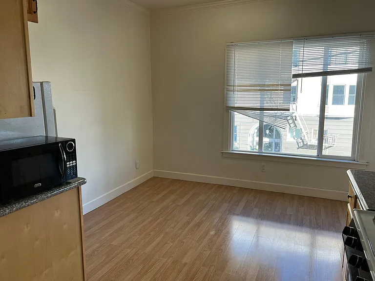 495 27th Ave #8 — Photo 24