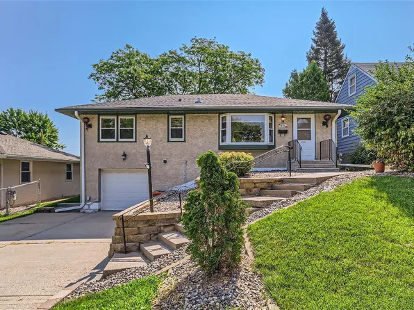415 12th Ave S, South Saint Paul, MN 55075