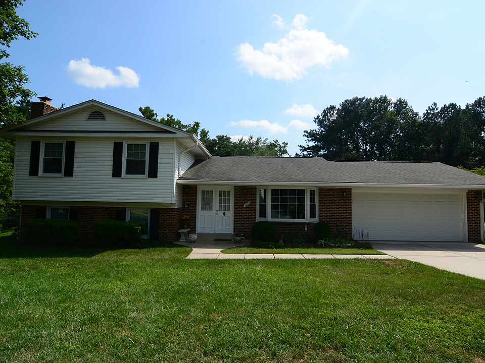 SPACIOUS 4-LEVEL HOME!