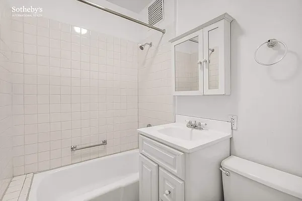 Rented by Sotheby's International Realty | media 13