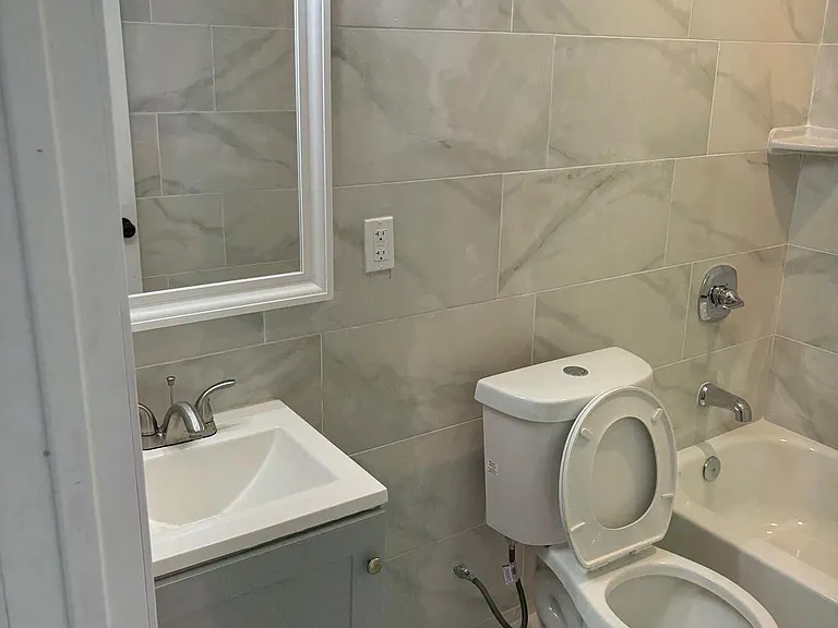 1733 W Erie Ave #2 — Photo 9