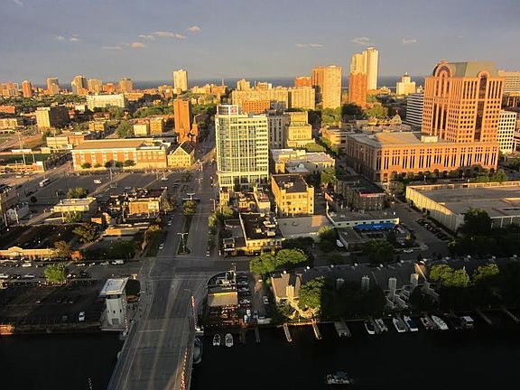 Moderne View Afternoon