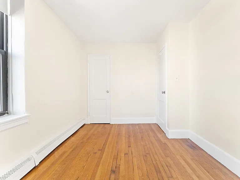11 Victory Rd #32 — Photo 8