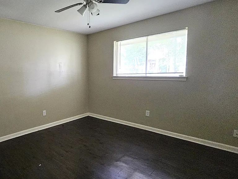 3303 Roaming Woods Ln — Photo 8