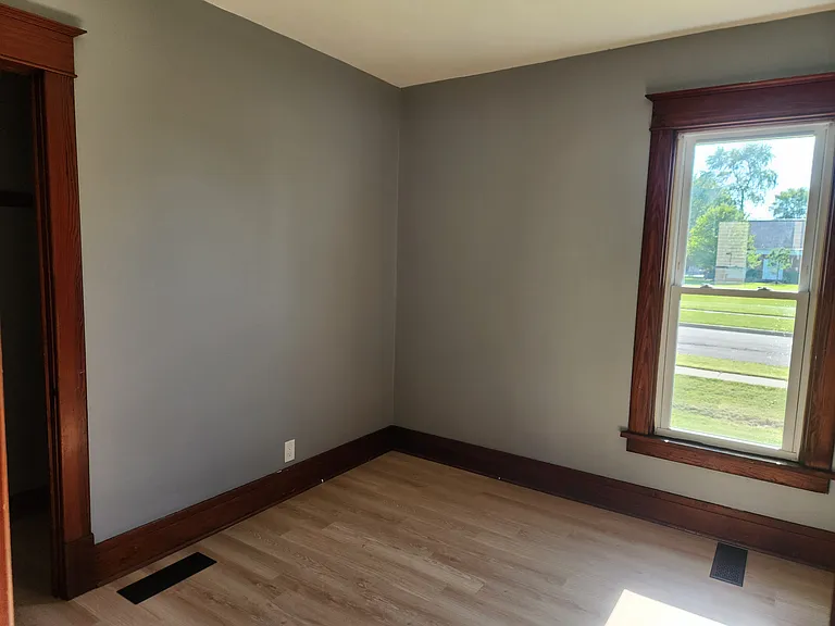 5818 Broadway St #1 — Photo 7