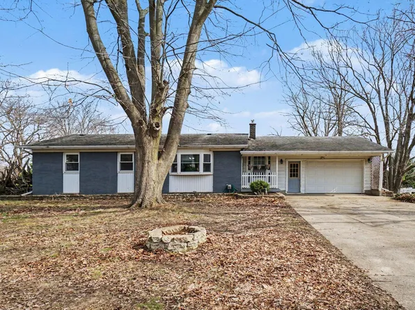 4221 Century Dr, Dorr, MI 49323