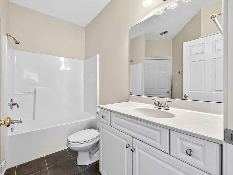 949 Glenwood Station Ln #101 — Photo 8