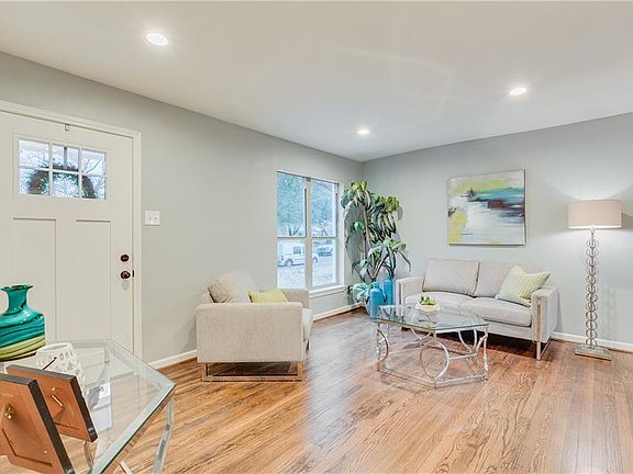 3rd image of 10618 Wood Dale Dr