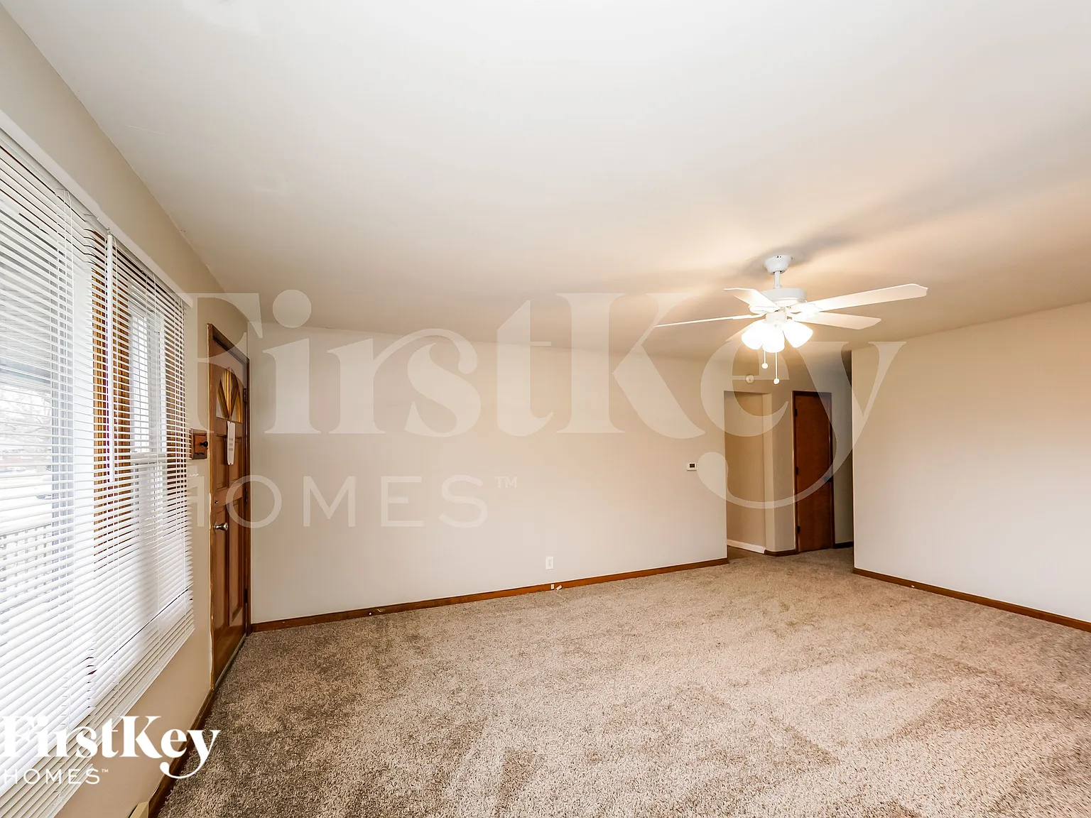 4 bed, 2.0 bath, 2352 sqft, $1,910 — Photo 3