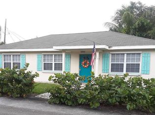 8696 SE Lyons St, Hobe Sound, FL 33455