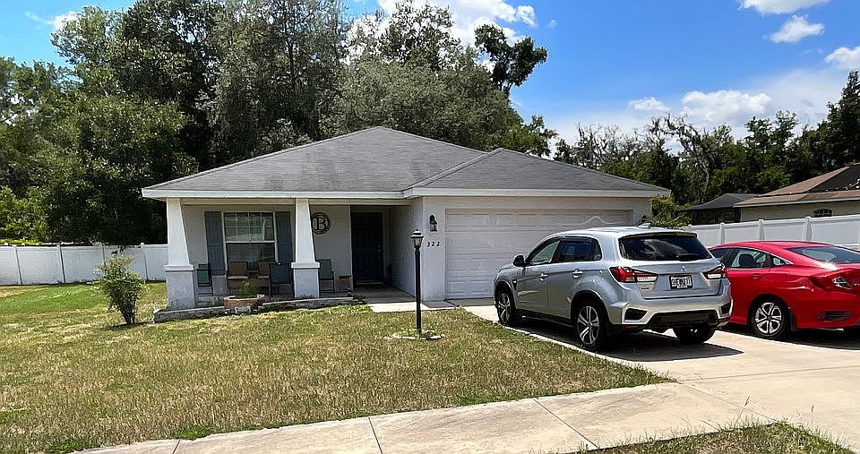 1st image of 322 Woods Landing Dr