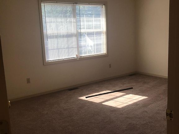 4th image of 1113 Ashford Ln