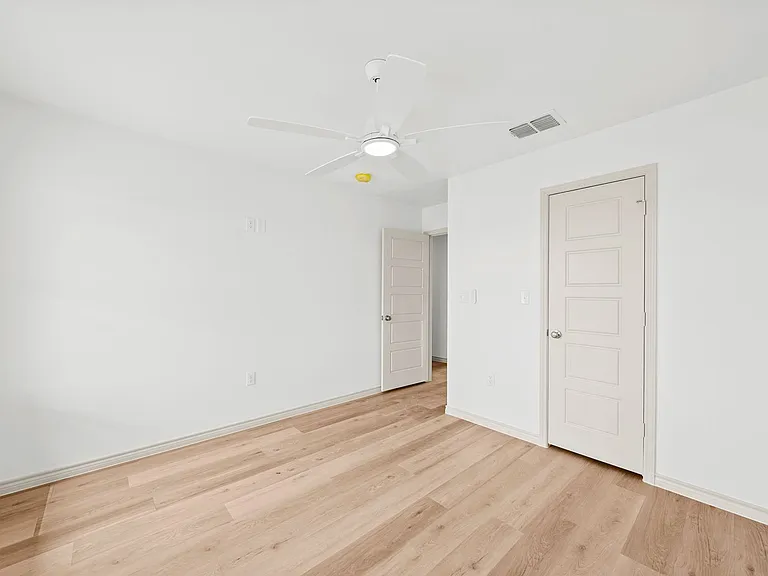 14806 North Cres #1200 — Photo 17
