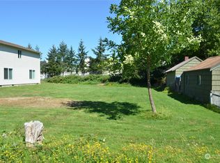 1386 NE Echo Dr, Bremerton, WA 98311